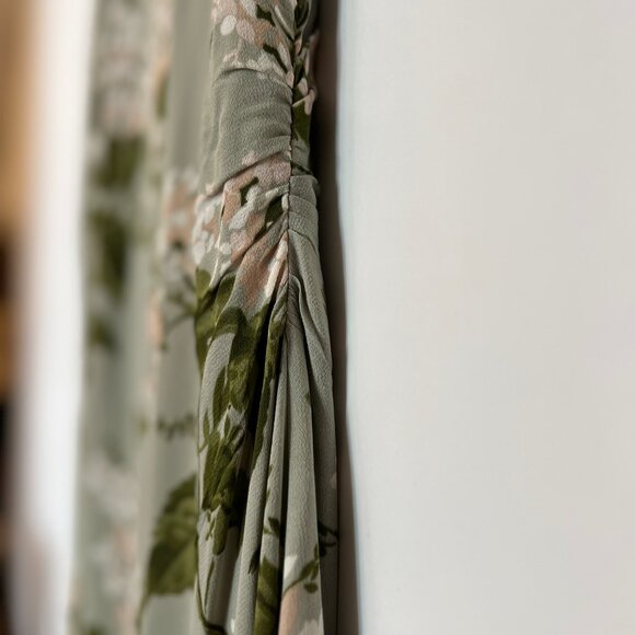 Worn once - perfect condition floral Reformation wedding guest dress - Picture 4 of 6